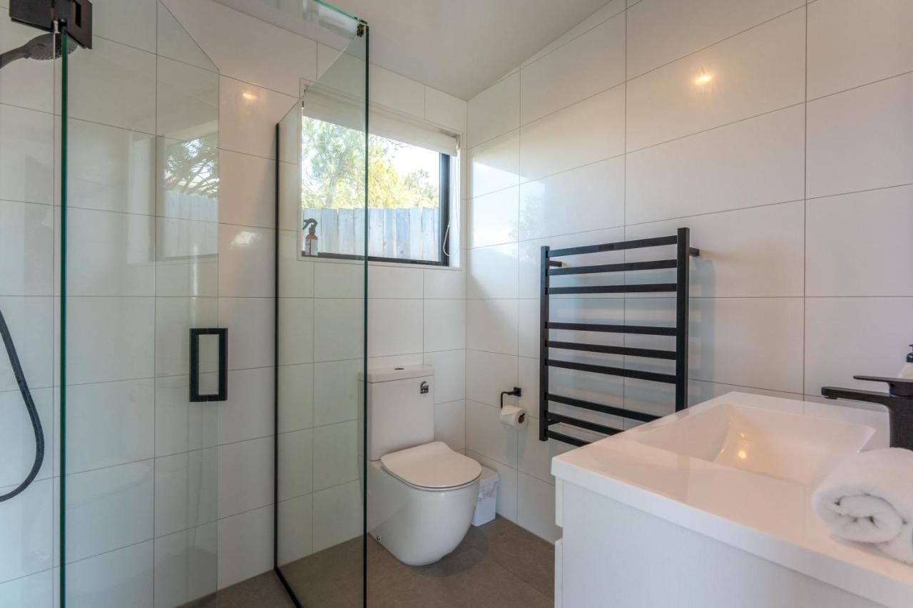 Luna Cottage. Stunning Ocean Views On Waiheke Oneroa ภายนอก รูปภาพ